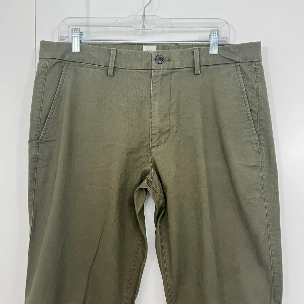 Gap Size 34/32 Army Green Straight Leg Khaki Pants